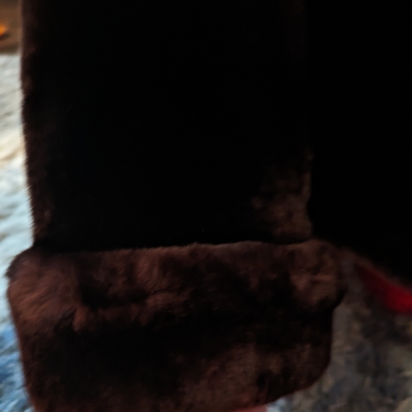 Garage Sale By May.Vintage faux fur coat - Picture 7 of 8